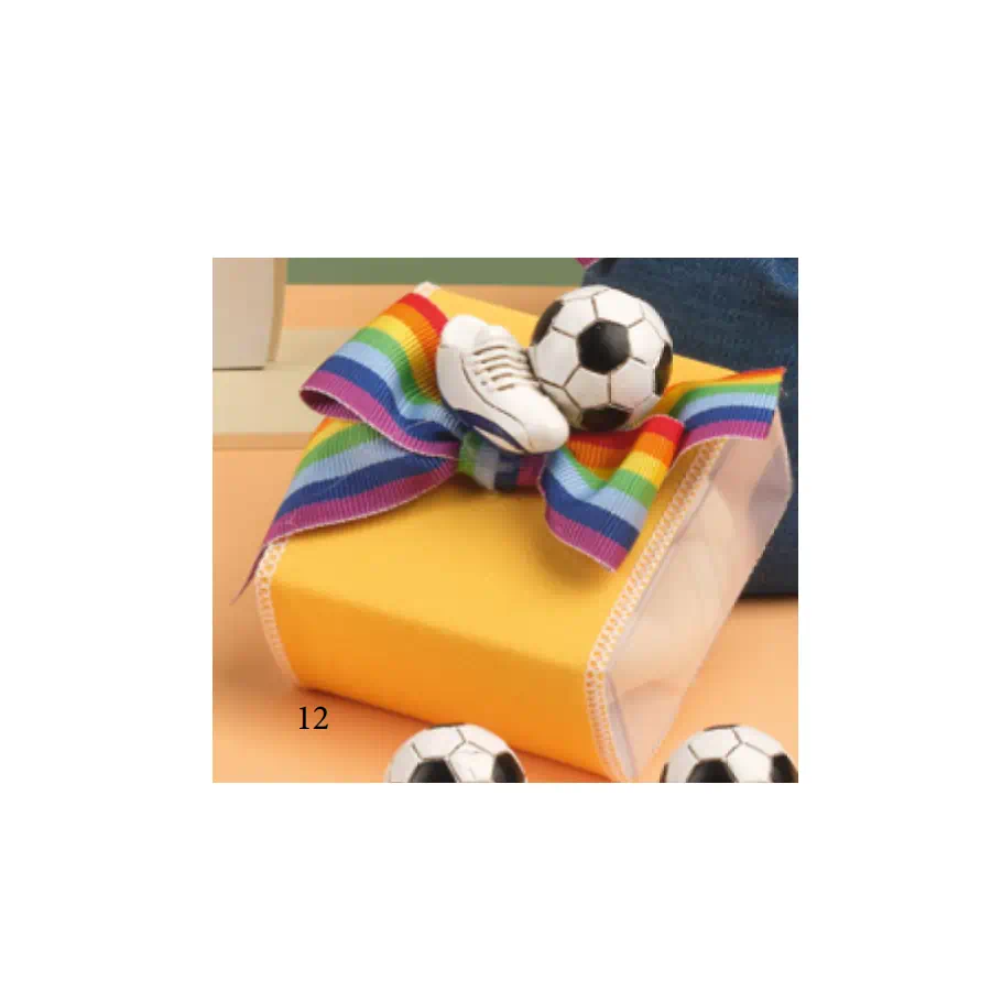 Yvonne Gontier scatola confetti con scarpette e pallone 8318261